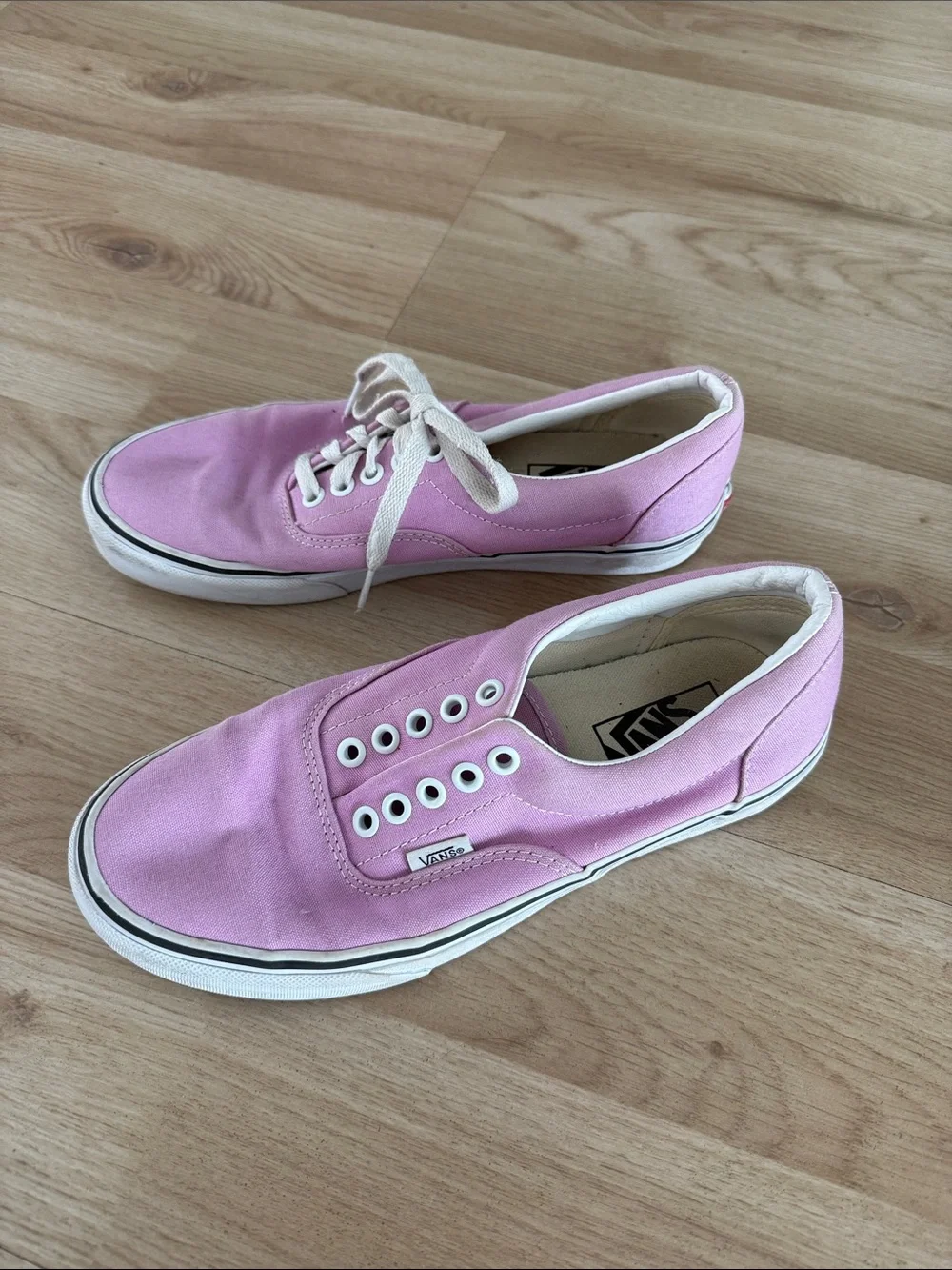 Vans Classic Low-Top Sneakers in Light Pink